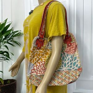 Fossil Multicolored Floral Pattern Canvas Shoulder/Handbag Medium‎ ZB 2907
